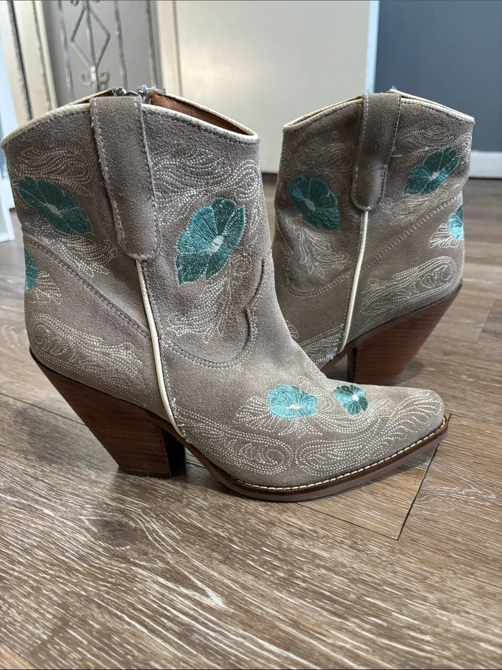 dingo Tootsie floral Taupe Suede Ankle Boots with Teal Floral Embroidery